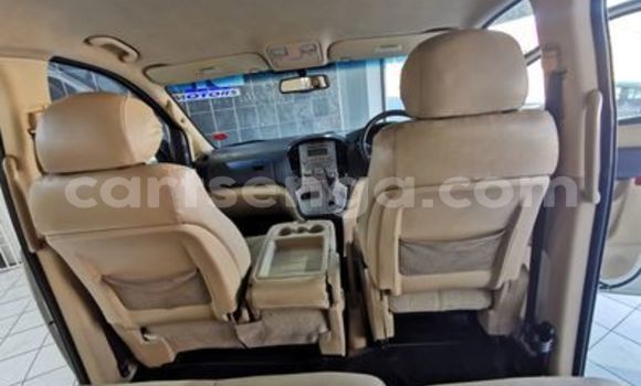 Buy Used Hyundai H1 White Car in Nhlangano in Shiselweni District Buy Used Hyundai H1 White Car in Nhlangano in Shiselweni District