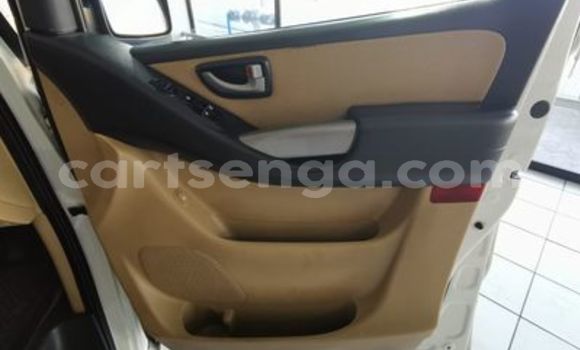 Buy Used Hyundai H1 White Car in Nhlangano in Shiselweni District Buy Used Hyundai H1 White Car in Nhlangano in Shiselweni District