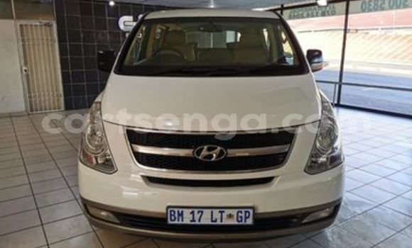 Buy Used Hyundai H1 White Car in Nhlangano in Shiselweni District Buy Used Hyundai H1 White Car in Nhlangano in Shiselweni District