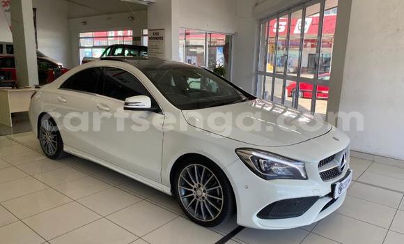 Nunua Ilio tumika Mercedes‒Benz CLK-klasse AMG White Gari ndani ya Big Bend nchini Lubombo