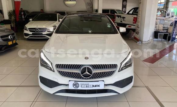 Nunua Ilio tumika Mercedes‒Benz CLK-klasse AMG White Gari ndani ya Big Bend nchini Lubombo Nunua Ilio tumika Mercedes‒Benz CLK-klasse AMG White Gari ndani ya Big Bend nchini Lubombo