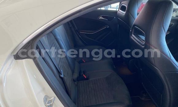 Nunua Ilio tumika Mercedes‒Benz CLK-klasse AMG White Gari ndani ya Big Bend nchini Lubombo Nunua Ilio tumika Mercedes‒Benz CLK-klasse AMG White Gari ndani ya Big Bend nchini Lubombo