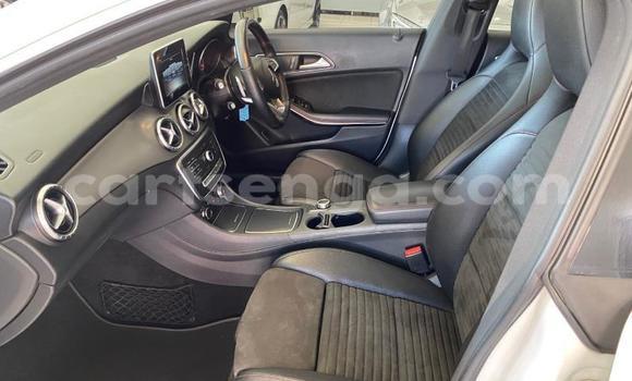 Nunua Ilio tumika Mercedes‒Benz CLK-klasse AMG White Gari ndani ya Big Bend nchini Lubombo Nunua Ilio tumika Mercedes‒Benz CLK-klasse AMG White Gari ndani ya Big Bend nchini Lubombo