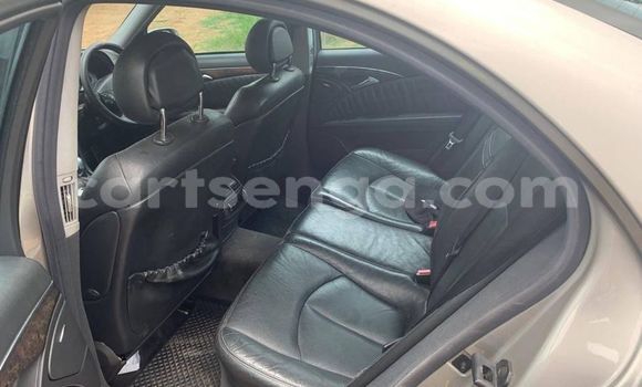 Acheter Occasion Voiture Mercedes‒Benz E–Class Gris à Manzini, Manzini Acheter Occasion Voiture Mercedes‒Benz E–Class Gris à Manzini, Manzini