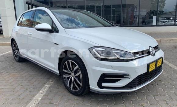 Nunua Ilio tumika Volkswagen Golf R White Gari ndani ya Manzini nchini Manzini