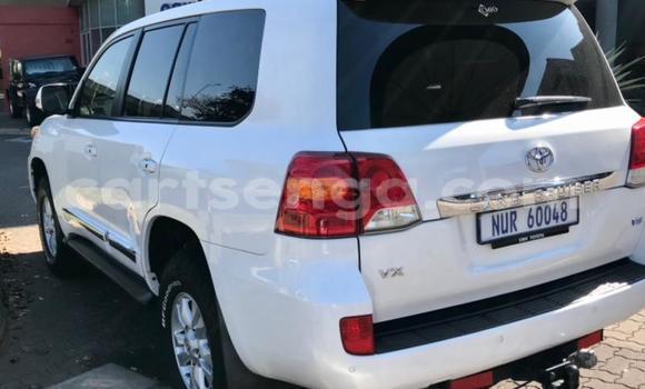 Buy Used Toyota Land Cruiser White Car in Hluti in Shiselweni District Buy Used Toyota Land Cruiser White Car in Hluti in Shiselweni District