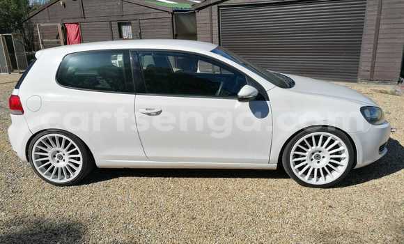 Buy Used Volkswagen Golf White Car in Bulembu in Hhohho Buy Used Volkswagen Golf White Car in Bulembu in Hhohho