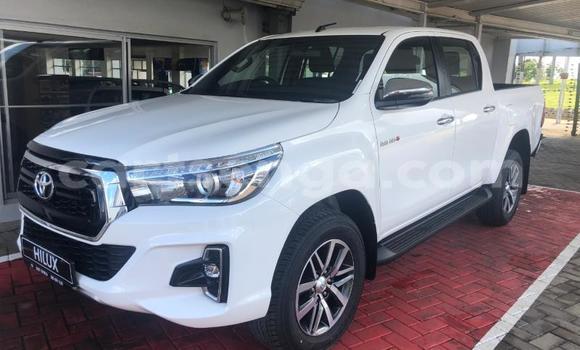 Buy Used Toyota Hilux White Car in Manzini in Manzini
