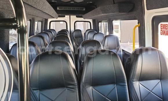 Nunua Ilio tumika Mercedes‒Benz Esprit White Gari ndani ya Big Bend nchini Lubombo Nunua Ilio tumika Mercedes‒Benz Esprit White Gari ndani ya Big Bend nchini Lubombo