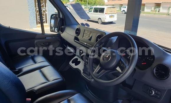 Nunua Ilio tumika Mercedes‒Benz Esprit White Gari ndani ya Big Bend nchini Lubombo Nunua Ilio tumika Mercedes‒Benz Esprit White Gari ndani ya Big Bend nchini Lubombo