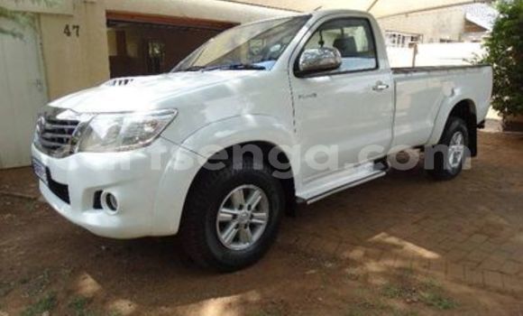 Nunua Ilio tumika Toyota Hilux White Gari ndani ya Big Bend nchini Lubombo Nunua Ilio tumika Toyota Hilux White Gari ndani ya Big Bend nchini Lubombo