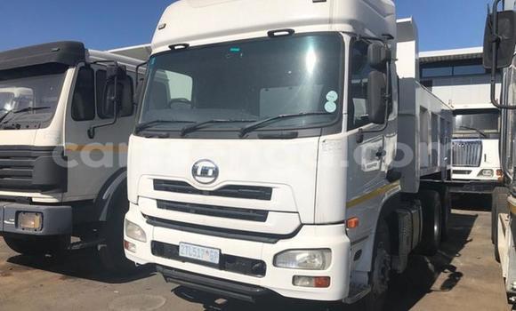 Nunua Ilio tumika Nissan UD Silver Lori ndani ya Ezulwini nchini Hhohho