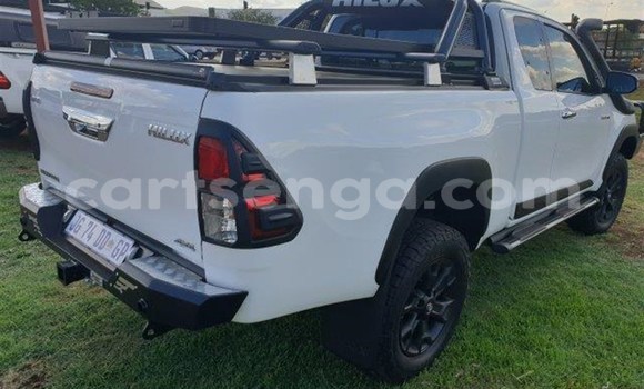Buy Used Toyota Hilux White Car in Big Bend in Lubombo District Buy Used Toyota Hilux White Car in Big Bend in Lubombo District