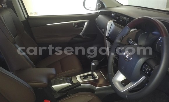 Nunua Ilio tumika Toyota Fortuner White Gari ndani ya Big Bend nchini Lubombo Nunua Ilio tumika Toyota Fortuner White Gari ndani ya Big Bend nchini Lubombo