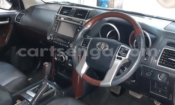 Nunua Ilio tumika Toyota Prado White Gari ndani ya Big Bend nchini Lubombo Nunua Ilio tumika Toyota Prado White Gari ndani ya Big Bend nchini Lubombo