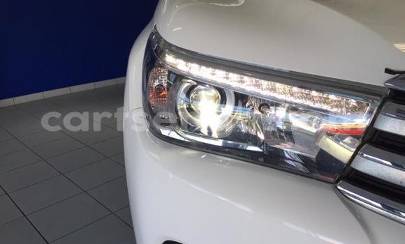Buy Used Toyota Hilux White Car in Import - Dubai in Hhohho Buy Used Toyota Hilux White Car in Import - Dubai in Hhohho