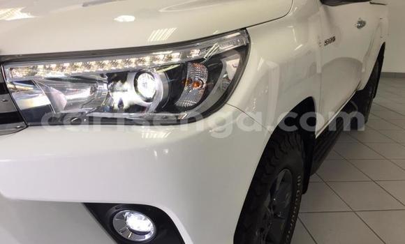 Buy Used Toyota Hilux White Car in Import - Dubai in Hhohho Buy Used Toyota Hilux White Car in Import - Dubai in Hhohho