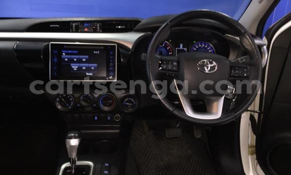 Buy Used Toyota Hilux White Car in Import - Dubai in Hhohho Buy Used Toyota Hilux White Car in Import - Dubai in Hhohho