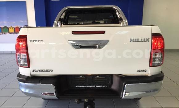 Buy Used Toyota Hilux White Car in Import - Dubai in Hhohho Buy Used Toyota Hilux White Car in Import - Dubai in Hhohho