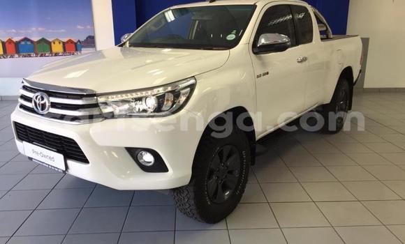 Buy Used Toyota Hilux White Car in Import - Dubai in Hhohho Buy Used Toyota Hilux White Car in Import - Dubai in Hhohho
