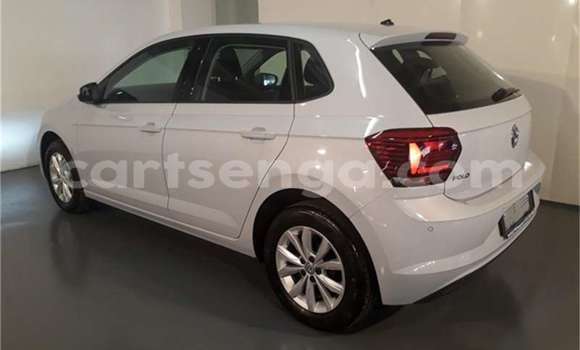 Nunua Ilio tumika Volkswagen Polo White Gari ndani ya Manzini nchini Manzini Nunua Ilio tumika Volkswagen Polo White Gari ndani ya Manzini nchini Manzini