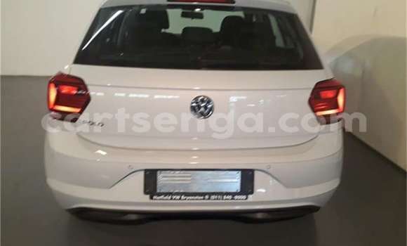 Nunua Ilio tumika Volkswagen Polo White Gari ndani ya Manzini nchini Manzini Nunua Ilio tumika Volkswagen Polo White Gari ndani ya Manzini nchini Manzini
