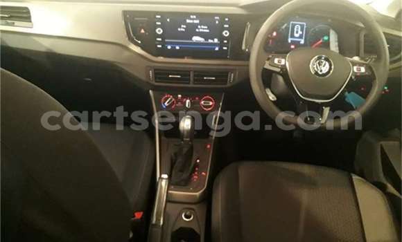 Nunua Ilio tumika Volkswagen Polo White Gari ndani ya Manzini nchini Manzini Nunua Ilio tumika Volkswagen Polo White Gari ndani ya Manzini nchini Manzini