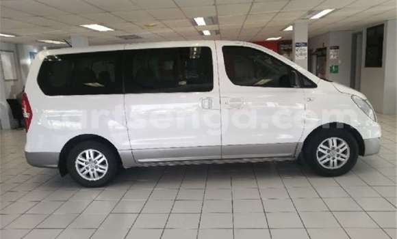 Acheter Occasion Voiture Hyundai H1 Blanc à Mbabane, Manzini Acheter Occasion Voiture Hyundai H1 Blanc à Mbabane, Manzini