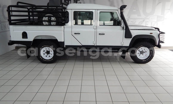Nunua Ilio tumika Land Rover Defender White Gari ndani ya Big Bend nchini Lubombo Nunua Ilio tumika Land Rover Defender White Gari ndani ya Big Bend nchini Lubombo