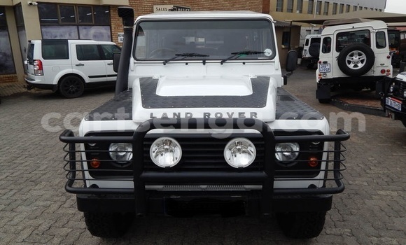 Nunua Ilio tumika Land Rover Defender White Gari ndani ya Big Bend nchini Lubombo Nunua Ilio tumika Land Rover Defender White Gari ndani ya Big Bend nchini Lubombo