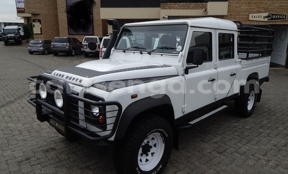 Nunua Ilio tumika Land Rover Defender White Gari ndani ya Big Bend nchini Lubombo Nunua Ilio tumika Land Rover Defender White Gari ndani ya Big Bend nchini Lubombo