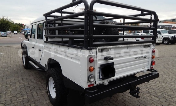 Nunua Ilio tumika Land Rover Defender White Gari ndani ya Big Bend nchini Lubombo Nunua Ilio tumika Land Rover Defender White Gari ndani ya Big Bend nchini Lubombo