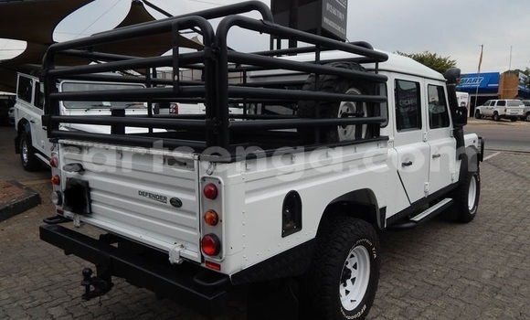 Nunua Ilio tumika Land Rover Defender White Gari ndani ya Big Bend nchini Lubombo Nunua Ilio tumika Land Rover Defender White Gari ndani ya Big Bend nchini Lubombo