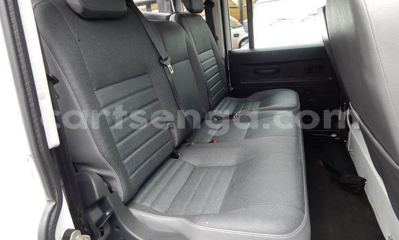 Nunua Ilio tumika Land Rover Defender White Gari ndani ya Big Bend nchini Lubombo Nunua Ilio tumika Land Rover Defender White Gari ndani ya Big Bend nchini Lubombo