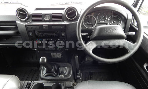 Nunua Ilio tumika Land Rover Defender White Gari ndani ya Big Bend nchini Lubombo Nunua Ilio tumika Land Rover Defender White Gari ndani ya Big Bend nchini Lubombo