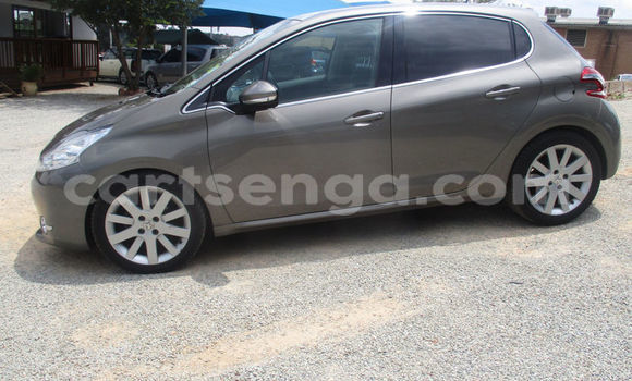 Nunua Ilio tumika Peugeot 208 White Gari ndani ya Big Bend nchini Lubombo Nunua Ilio tumika Peugeot 208 White Gari ndani ya Big Bend nchini Lubombo