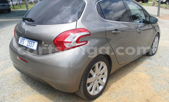 Nunua Ilio tumika Peugeot 208 White Gari ndani ya Big Bend nchini Lubombo Nunua Ilio tumika Peugeot 208 White Gari ndani ya Big Bend nchini Lubombo