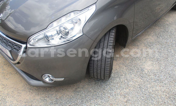 Nunua Ilio tumika Peugeot 208 White Gari ndani ya Big Bend nchini Lubombo Nunua Ilio tumika Peugeot 208 White Gari ndani ya Big Bend nchini Lubombo