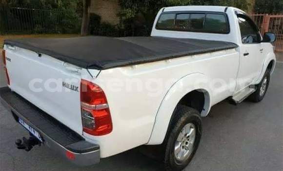 Nunua Ilio tumika Toyota Hilux White Gari ndani ya Manzini nchini Manzini Nunua Ilio tumika Toyota Hilux White Gari ndani ya Manzini nchini Manzini