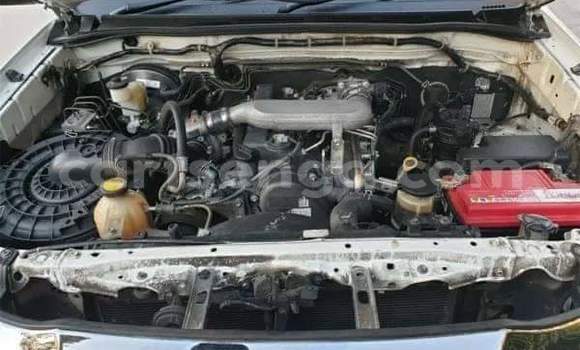 Nunua Ilio tumika Toyota Hilux White Gari ndani ya Manzini nchini Manzini Nunua Ilio tumika Toyota Hilux White Gari ndani ya Manzini nchini Manzini