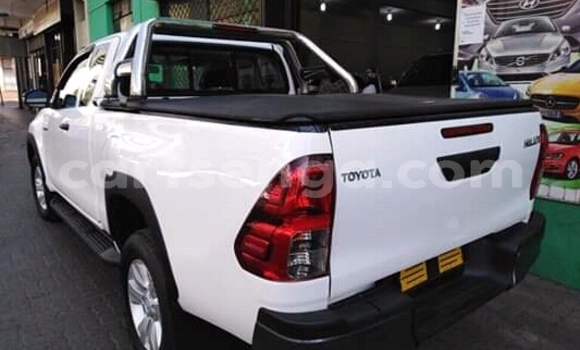 Buy Used Toyota Hilux White Car in Matsapha in Manzini Buy Used Toyota Hilux White Car in Matsapha in Manzini