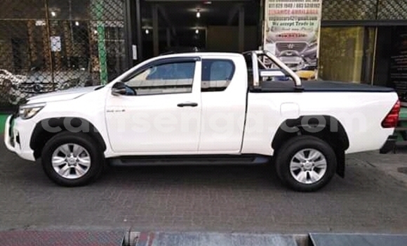 Buy Used Toyota Hilux White Car in Matsapha in Manzini Buy Used Toyota Hilux White Car in Matsapha in Manzini