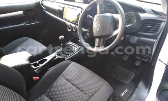 Buy Used Toyota Hilux White Car in Matsapha in Manzini Buy Used Toyota Hilux White Car in Matsapha in Manzini