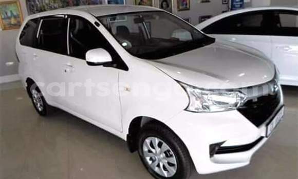 Nunua Ilio tumika Toyota Avanza White Gari ndani ya Manzini nchini Manzini