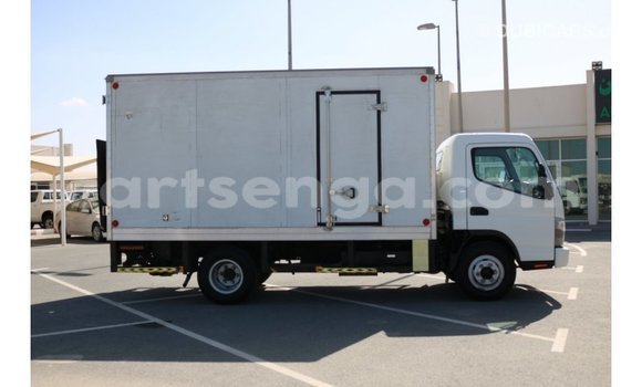 Buy Import Mitsubishi Carisma White Car in Import - Dubai in Hhohho