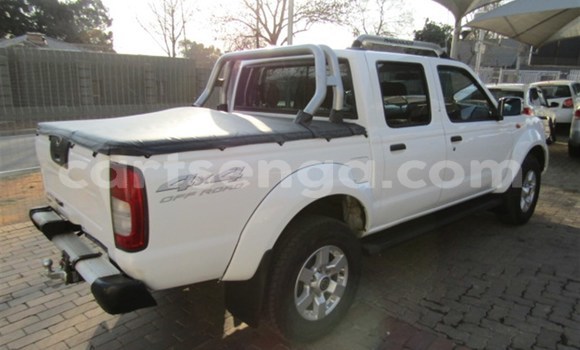 Nunua Ilio tumika Nissan NP 300 White Gari ndani ya Big Bend nchini Lubombo Nunua Ilio tumika Nissan NP 300 White Gari ndani ya Big Bend nchini Lubombo