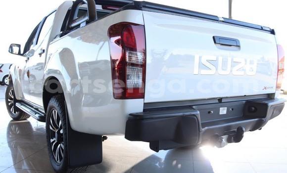 Nunua Ilio tumika Isuzu KB White Gari ndani ya Manzini nchini Manzini Nunua Ilio tumika Isuzu KB White Gari ndani ya Manzini nchini Manzini