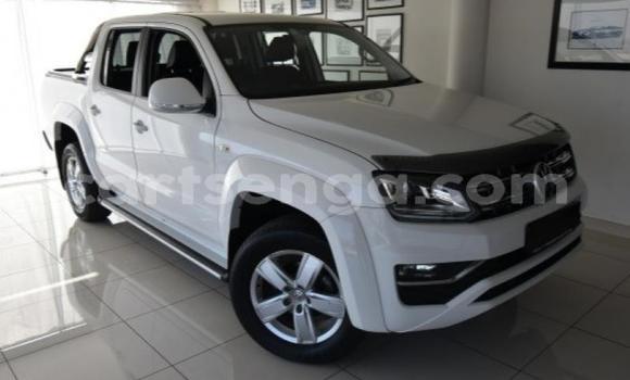 Nunua Ilio tumika Volkswagen Amarok White Gari ndani ya Manzini nchini Manzini