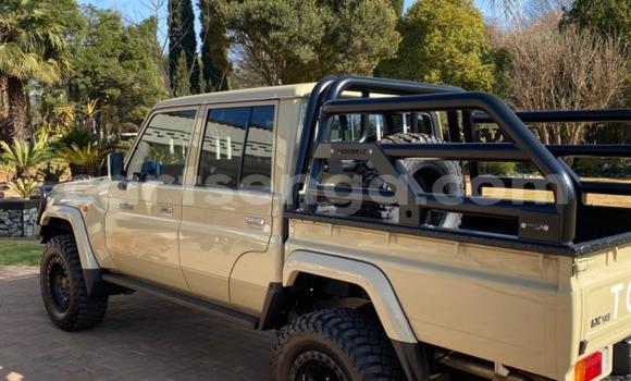 Acheter Occasion Voiture Toyota Land Cruiser Beige à Bulembu, Hhohho Acheter Occasion Voiture Toyota Land Cruiser Beige à Bulembu, Hhohho