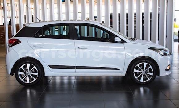 Buy Used Hyundai i20 White Car in Import - Dubai in Hhohho Buy Used Hyundai i20 White Car in Import - Dubai in Hhohho